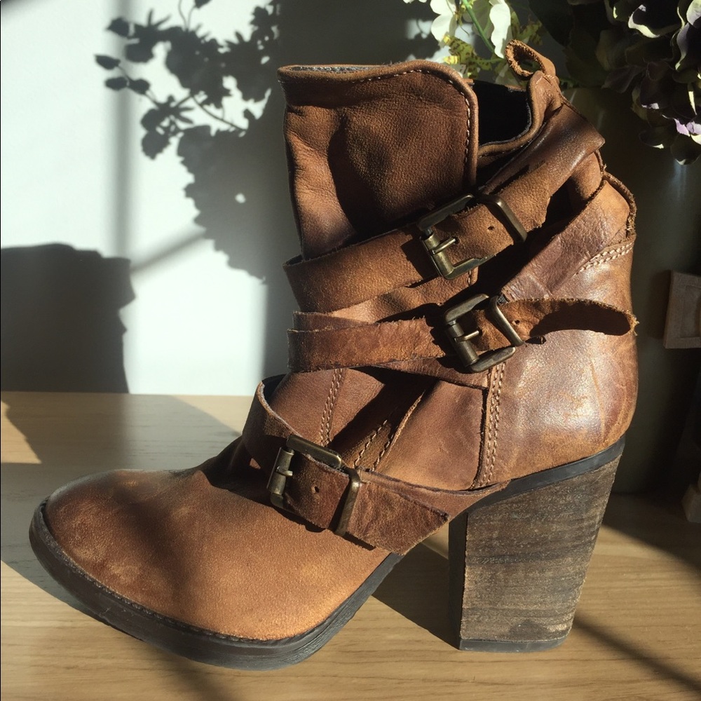 Steve Madden Sz 8 Booties